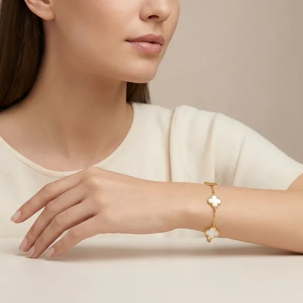 Gold_And_White_Elegant_Four-Leaf_Clover_Charm_Bracelet_With_Mother_Of_Pearl_Inlay_For_Women