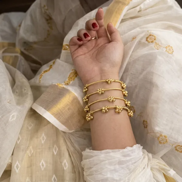 Pack_of_8__Kashmiri_Ghunghroo_Bangles_for_Women_|_Traditional_Kashmiri_Gold_Plated_Openable_Bangles_Set_|_Ethnic_Handmade_Ghunghar_Bangles_for_Saree_Kurti_Wedding_Festival_Party_Daily_Wear_Jewelry