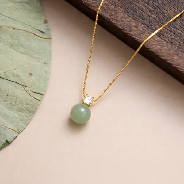 Luxury_Gold_Plated_Green_Stone_Pendant_Necklace_for_Women_|_Minimal_Elegant_Jewelry_Gift