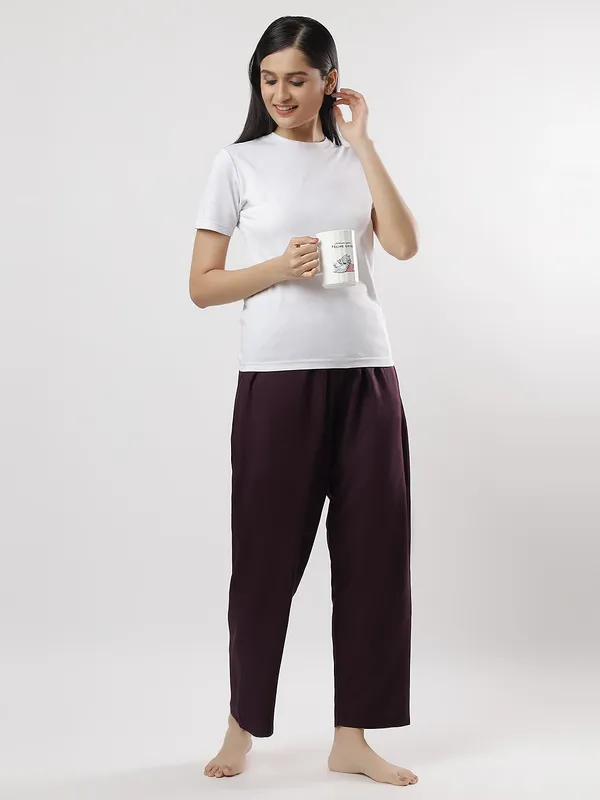Kohinoorised_Pure_Viscose_Plain_Relaxed_Pyjamas_With_Two_Side_Pockets_Wine