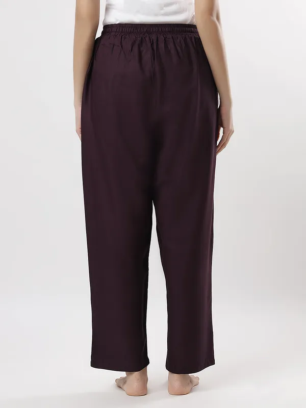 Kohinoorised_Pure_Viscose_Plain_Relaxed_Pyjamas_With_Two_Side_Pockets_Wine