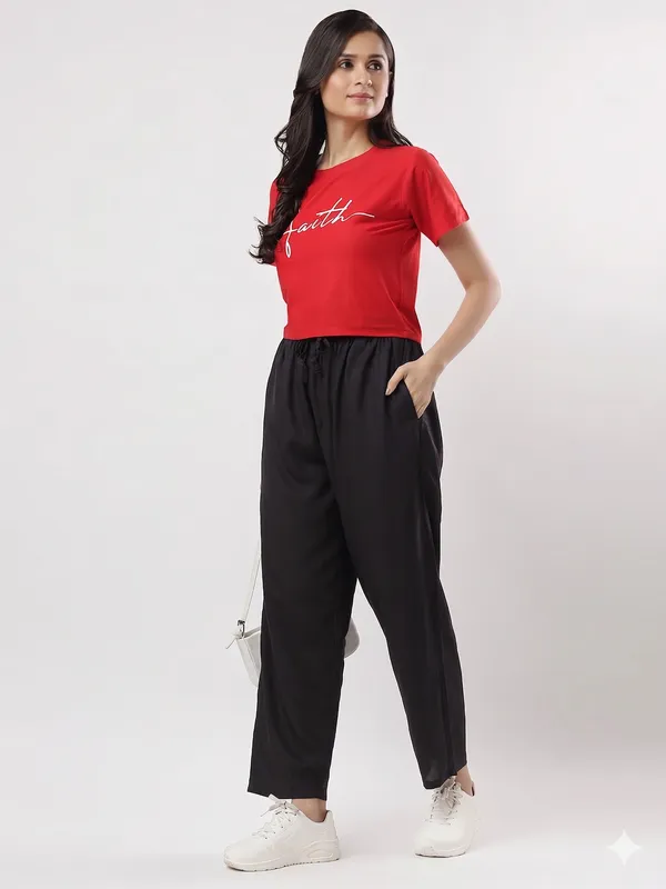 Kohinoorised_Pure_Viscose_Plain_Relaxed_Pyjamas_With_Two_Side_Pockets_Black