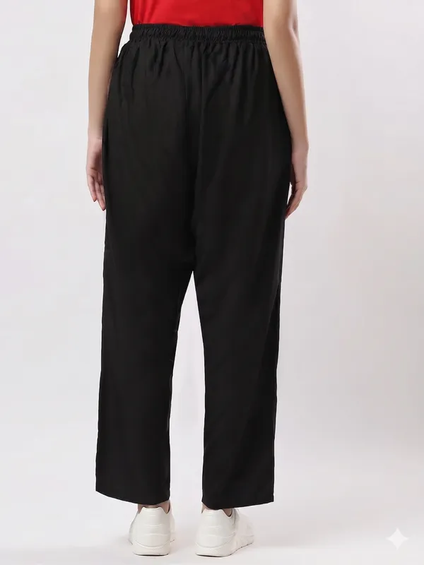 Kohinoorised_Pure_Viscose_Plain_Relaxed_Pyjamas_With_Two_Side_Pockets_Black