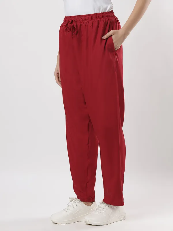 Kohinoorised_Pure_Viscose_Plain_Relaxed_Pyjamas_With_Two_Side_Pockets_Maroon