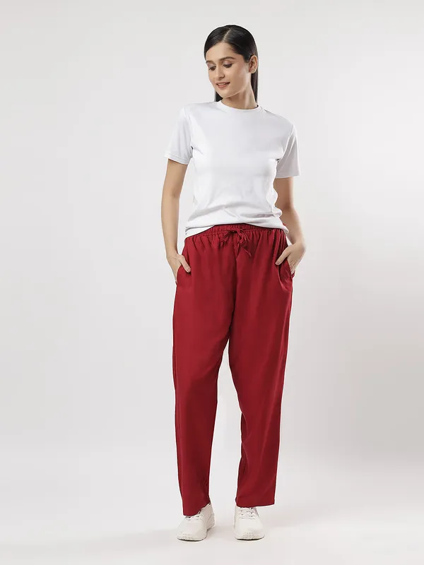Kohinoorised_Pure_Viscose_Plain_Relaxed_Pyjamas_With_Two_Side_Pockets_Maroon