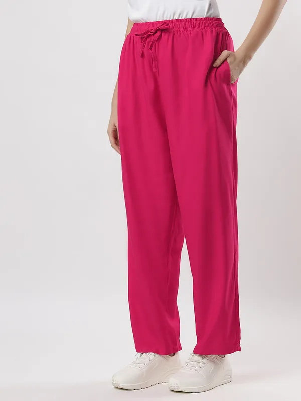 Kohinoorised_Pure_Viscose_Plain_Relaxed_Pyjamas_With_Two_Side_Pockets_Rani