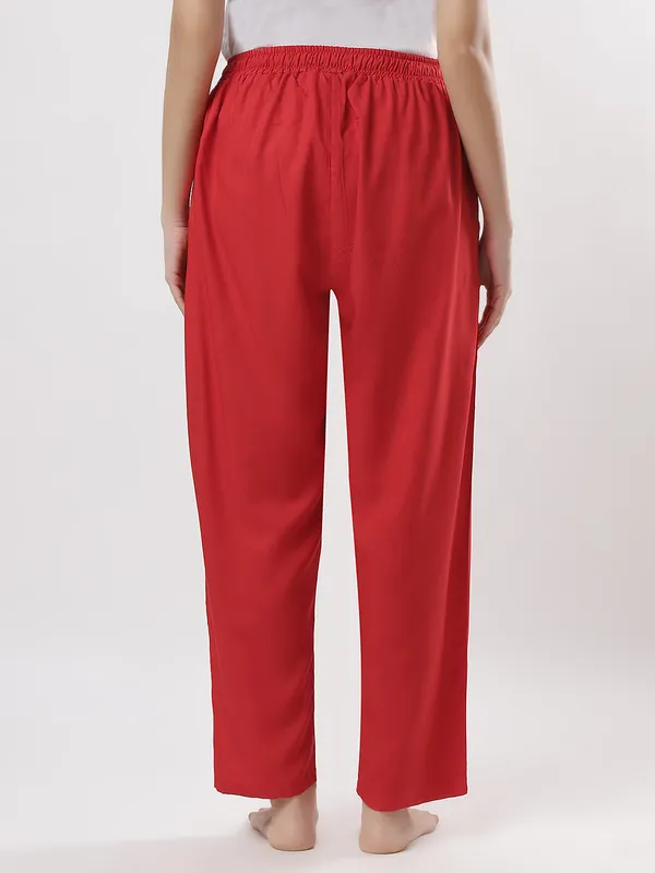 Kohinoorised_Pure_Viscose_Plain_Relaxed_Pyjamas_With_Two_Side_Pockets_Red