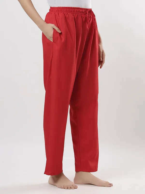 Kohinoorised_Pure_Viscose_Plain_Relaxed_Pyjamas_With_Two_Side_Pockets_Red