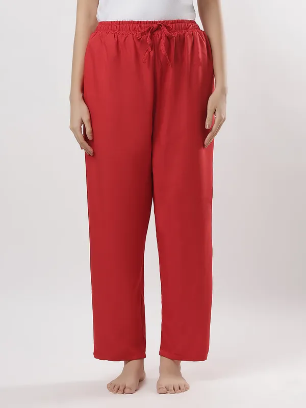 Kohinoorised_Pure_Viscose_Plain_Relaxed_Pyjamas_With_Two_Side_Pockets_Red