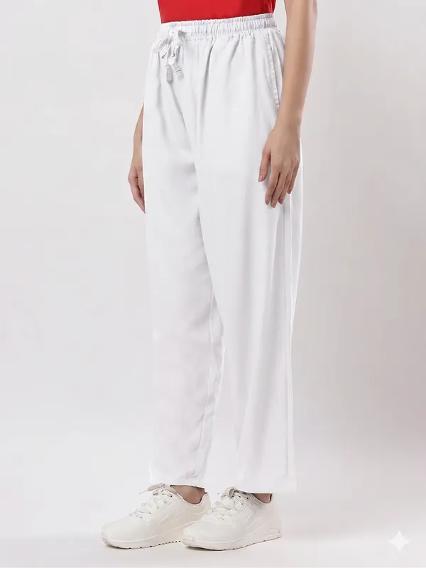 Kohinoorised_Pure_Viscose_Plain_Relaxed_Pyjamas_With_Two_Side_Pockets_White
