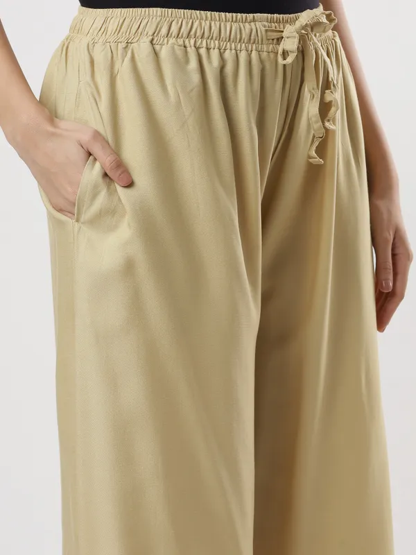 Kohinoorised_Pure_Viscos_Rayon_Palazzo_With_Two_Side_Pockets_With_Miyani_and_Drawstring_Light_Skin