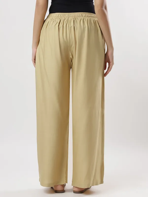 Kohinoorised_Pure_Viscos_Rayon_Palazzo_With_Two_Side_Pockets_With_Miyani_and_Drawstring_Light_Skin