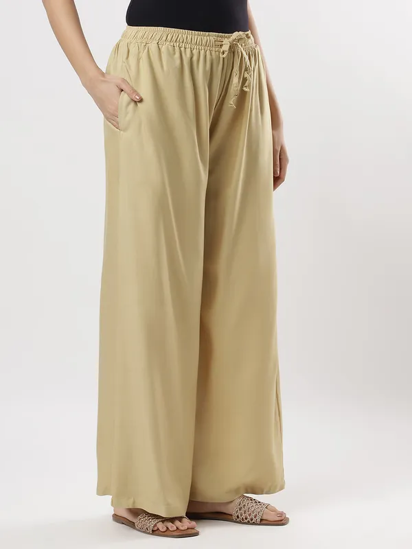Kohinoorised_Pure_Viscos_Rayon_Palazzo_With_Two_Side_Pockets_With_Miyani_and_Drawstring_Light_Skin