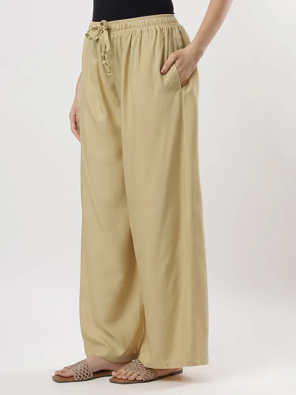 Kohinoorised_Pure_Viscos_Rayon_Palazzo_With_Two_Side_Pockets_With_Miyani_and_Drawstring_Light_Skin