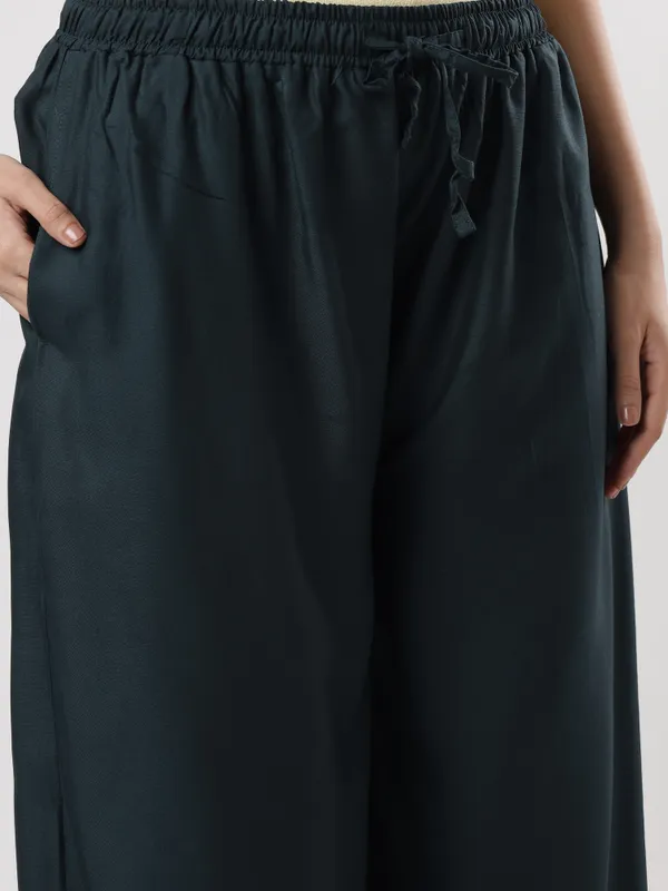 Kohinoorised_Pure_Viscos_Rayon_Palazzo_With_Two_Side_Pockets_With_Miyani_and_Drawstring_Morepankhi