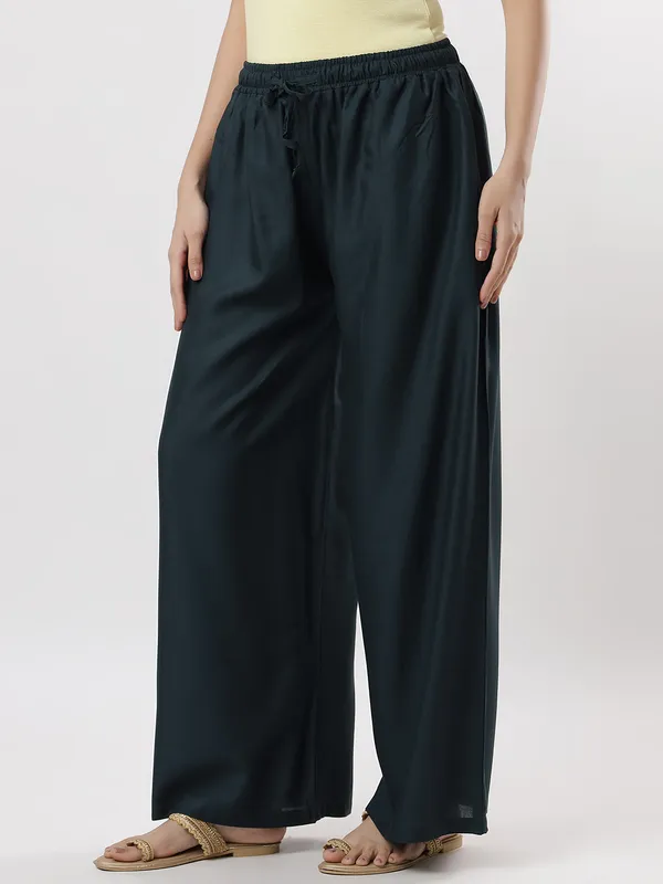 Kohinoorised_Pure_Viscos_Rayon_Palazzo_With_Two_Side_Pockets_With_Miyani_and_Drawstring_Morepankhi