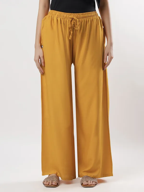 Kohinoorised_Pure_Viscos_Rayon_Palazzo_With_Two_Side_Pockets_With_Miyani_and_Drawstring_Mustard