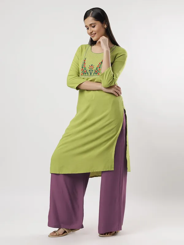 Kohinoorised_Pure_Viscos_Rayon_Palazzo_With_Two_Side_Pockets_With_Miyani_and_Drawstring_Onion