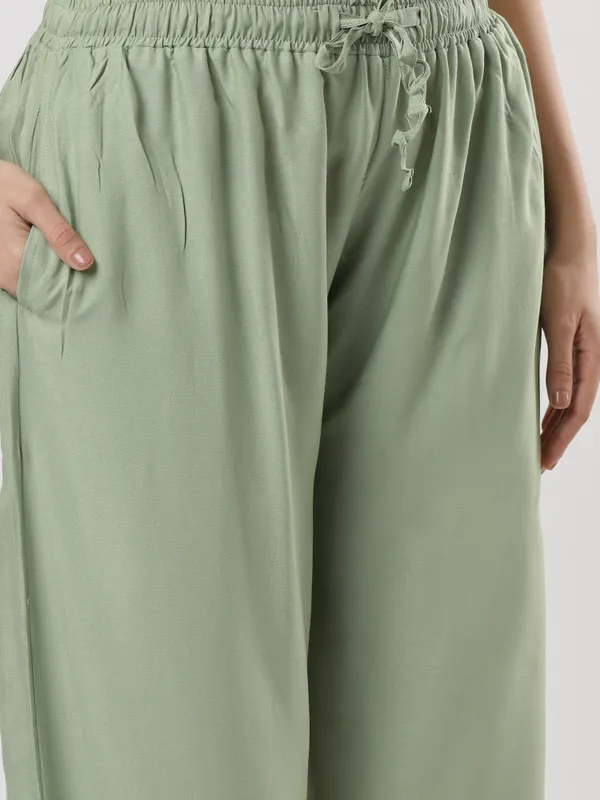Kohinoorised_Pure_Viscos_Rayon_Palazzo_With_Two_Side_Pockets_With_Miyani_and_Drawstring_Pista