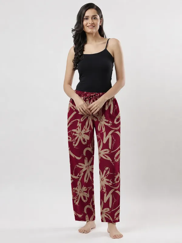 Kohinoorised_Pure_Viscose_Rayon_Printed_Relaxed_Pyjamas_with_Two_Side_Pockets_Maroon