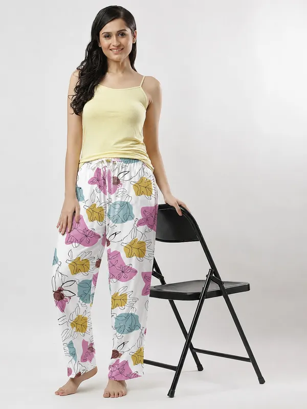 Kohinoorised_Pure_Viscose_Rayon_Printed_Relaxed_Pyjamas_with_Two_Side_Pockets_White