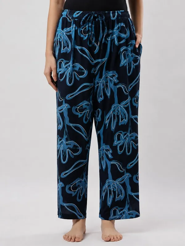 Kohinoorised_Pure_Viscose_Rayon_Printed_Relaxed_Pyjamas_with_Two_Side_Pockets_Black