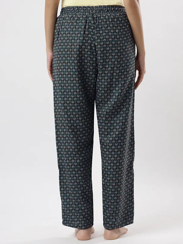 Kohinoorised_Pure_Viscose_Rayon_Printed_Relaxed_Pyjamas_with_Two_Side_Pockets_Alpine