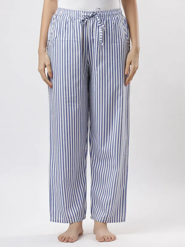 Kohinoorised_Pure_Viscose_Rayon_Printed_Relaxed_Pyjamas_with_Two_Side_Pockets_Blue_Stripes