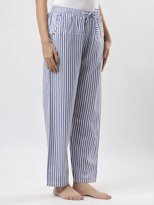 Kohinoorised_Pure_Viscose_Rayon_Printed_Relaxed_Pyjamas_with_Two_Side_Pockets_Blue_Stripes