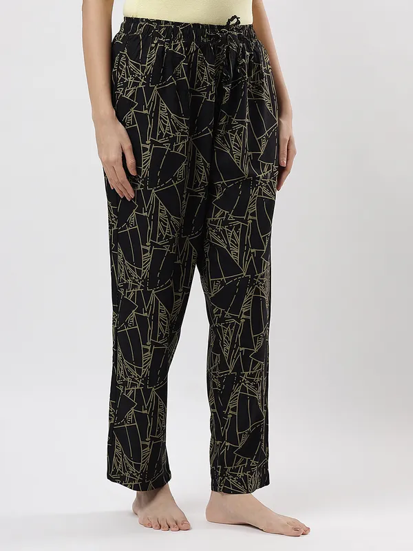 Kohinoorised_Pure_Viscose_Rayon_Printed_Relaxed_Pyjamas_with_Two_Side_Pockets_Green_Puzzle