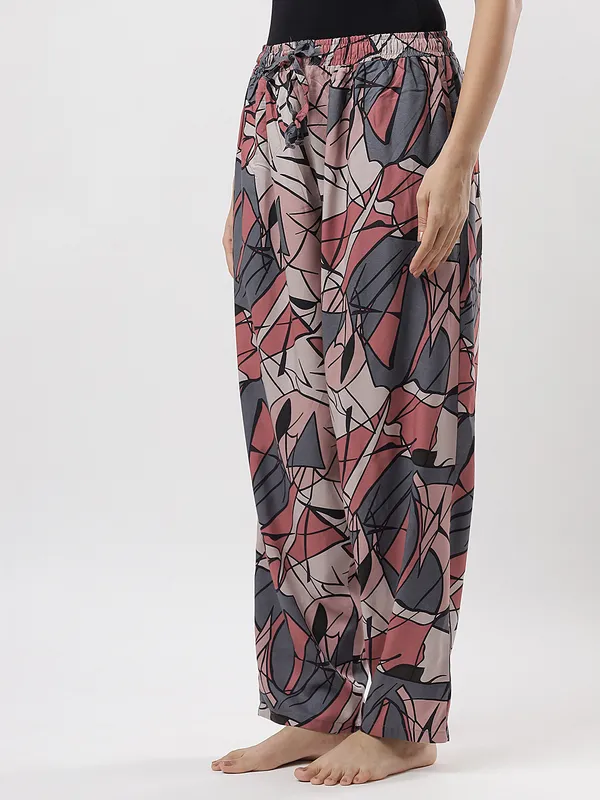 Kohinoorised_Pure_Viscose_Rayon_Printed_Relaxed_Pyjamas_with_Two_Side_Pockets_Grey_Puzzle