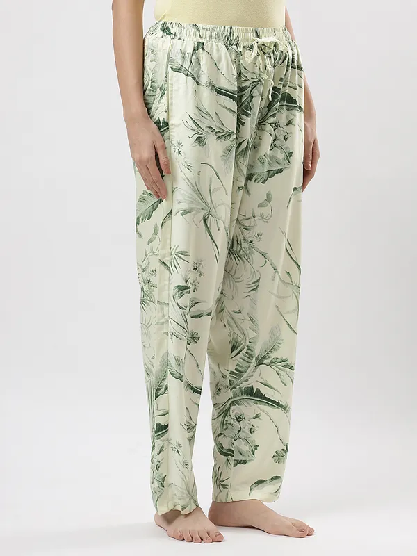 Kohinoorised_Pure_Viscose_Rayon_Printed_Relaxed_Pyjamas_with_Two_Side_Pockets_Ivory_Leaf