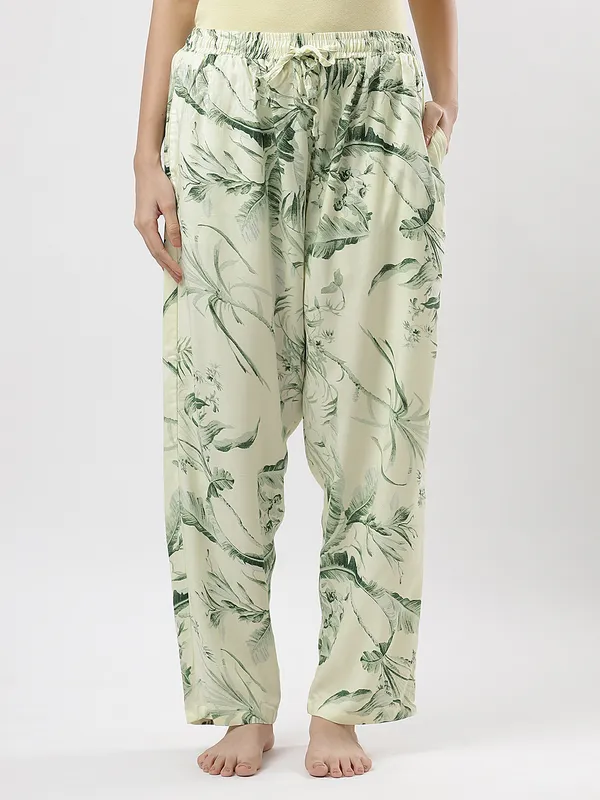 Kohinoorised_Pure_Viscose_Rayon_Printed_Relaxed_Pyjamas_with_Two_Side_Pockets_Ivory_Leaf