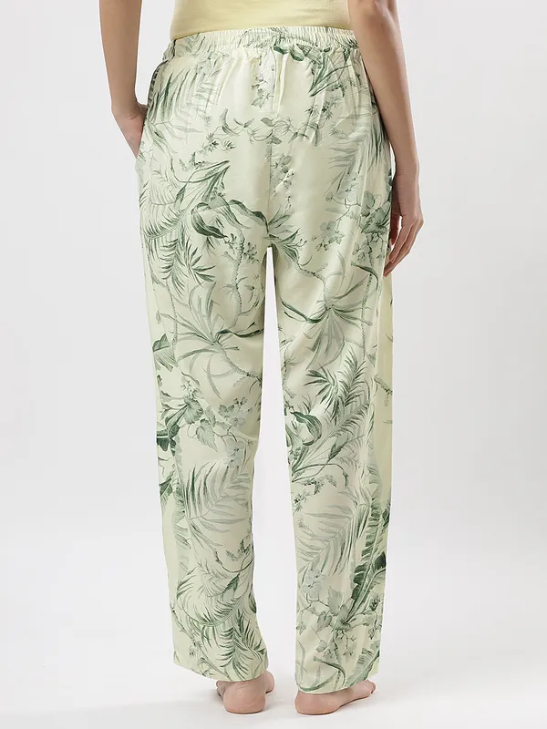 Kohinoorised_Pure_Viscose_Rayon_Printed_Relaxed_Pyjamas_with_Two_Side_Pockets_Ivory_Leaf