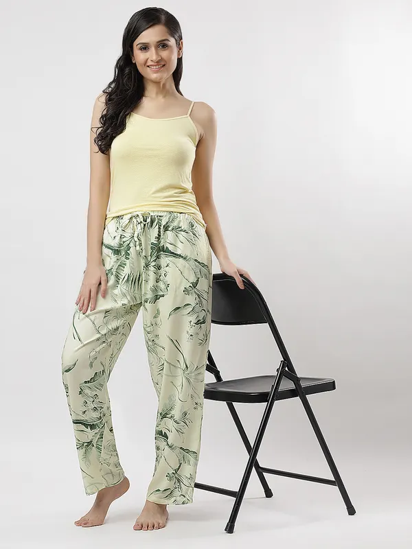 Kohinoorised_Pure_Viscose_Rayon_Printed_Relaxed_Pyjamas_with_Two_Side_Pockets_Ivory_Leaf