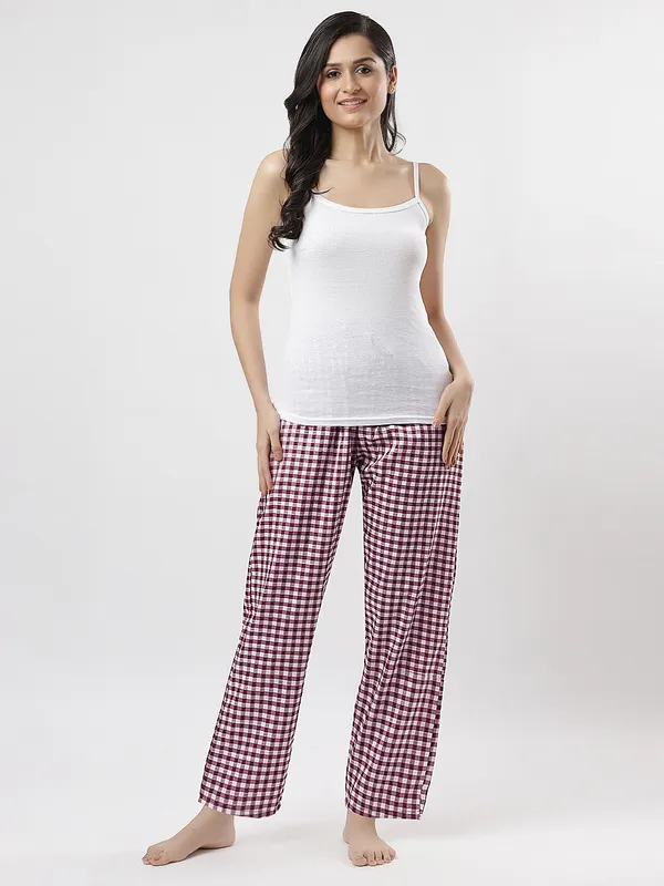 Kohinoorised_Pure_Viscose_Rayon_Printed_Relaxed_Pyjamas_with_Two_Side_Pockets_Maroon_Check