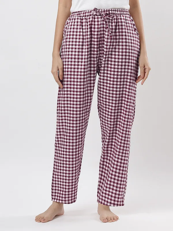 Kohinoorised_Pure_Viscose_Rayon_Printed_Relaxed_Pyjamas_with_Two_Side_Pockets_Maroon_Check