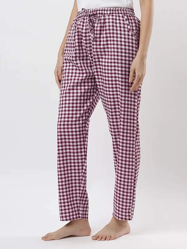 Kohinoorised_Pure_Viscose_Rayon_Printed_Relaxed_Pyjamas_with_Two_Side_Pockets_Maroon_Check