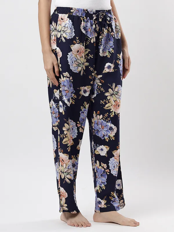 Kohinoorised_Pure_Viscose_Rayon_Printed_Relaxed_Pyjamas_with_Two_Side_Pockets_Navy_Blue_Flowers