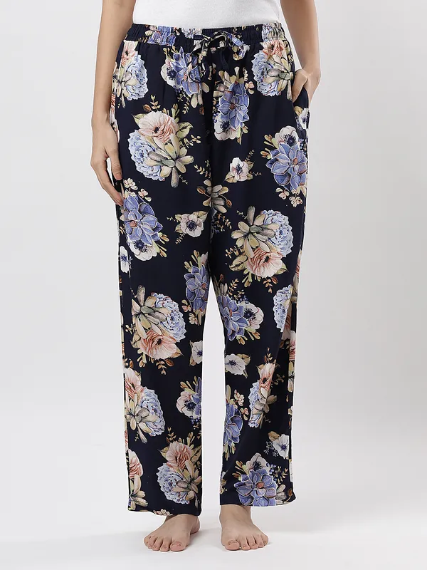 Kohinoorised_Pure_Viscose_Rayon_Printed_Relaxed_Pyjamas_with_Two_Side_Pockets_Navy_Blue_Flowers