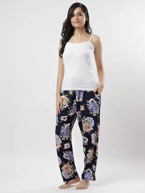 Kohinoorised_Pure_Viscose_Rayon_Printed_Relaxed_Pyjamas_with_Two_Side_Pockets_Navy_Blue_Flowers