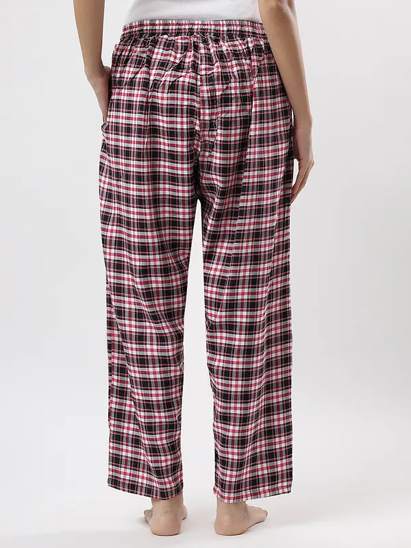 Kohinoorised_Pure_Viscose_Rayon_Printed_Relaxed_Pyjamas_with_Two_Side_Pockets_Red_And_White
