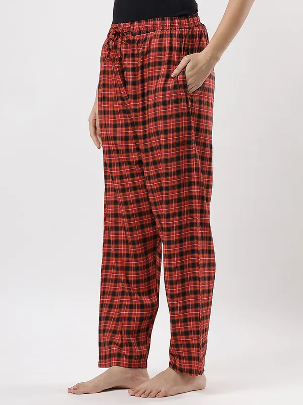 Kohinoorised_Pure_Viscose_Rayon_Printed_Relaxed_Pyjamas_with_Two_Side_Pockets_Red_Checks