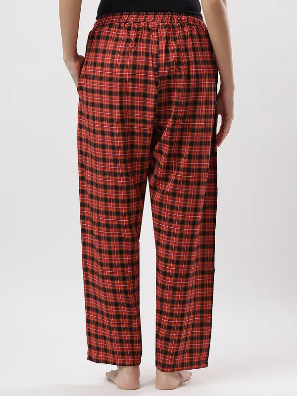 Kohinoorised_Pure_Viscose_Rayon_Printed_Relaxed_Pyjamas_with_Two_Side_Pockets_Red_Checks