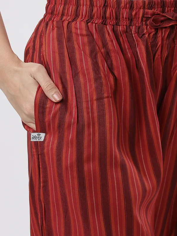 Kohinoorised_Pure_Viscose_Rayon_Printed_Relaxed_Pyjamas_with_Two_Side_Pockets_Red_Stripes