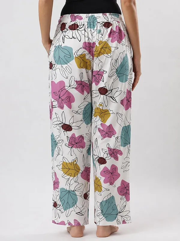 Kohinoorised_Pure_Viscose_Rayon_Printed_Relaxed_Pyjamas_with_Two_Side_Pockets_White