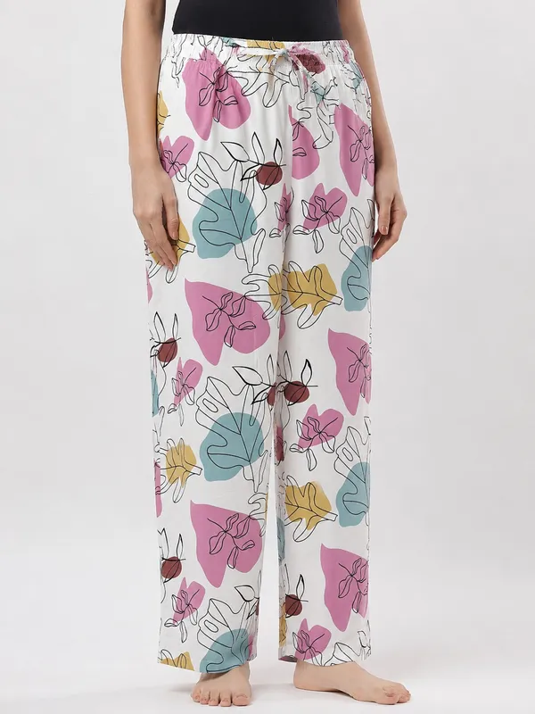 Kohinoorised_Pure_Viscose_Rayon_Printed_Relaxed_Pyjamas_with_Two_Side_Pockets_White