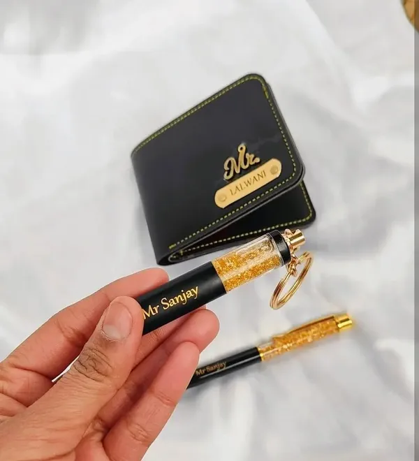 Personalized_Gift_Set_With_Wallet_Pen_And_Keychain