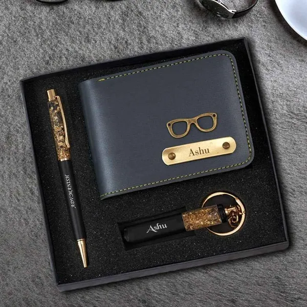 Personalized_Gift_Set_With_Wallet_Pen_And_Keychain