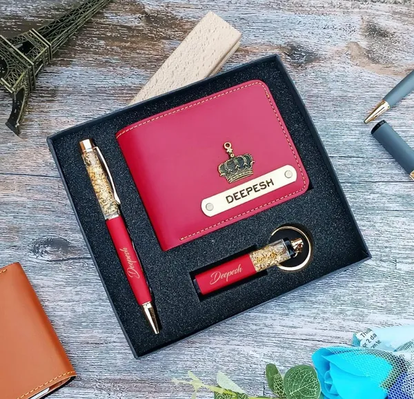 Personalized_Gift_Set_With_Wallet_Pen_And_Keychain
